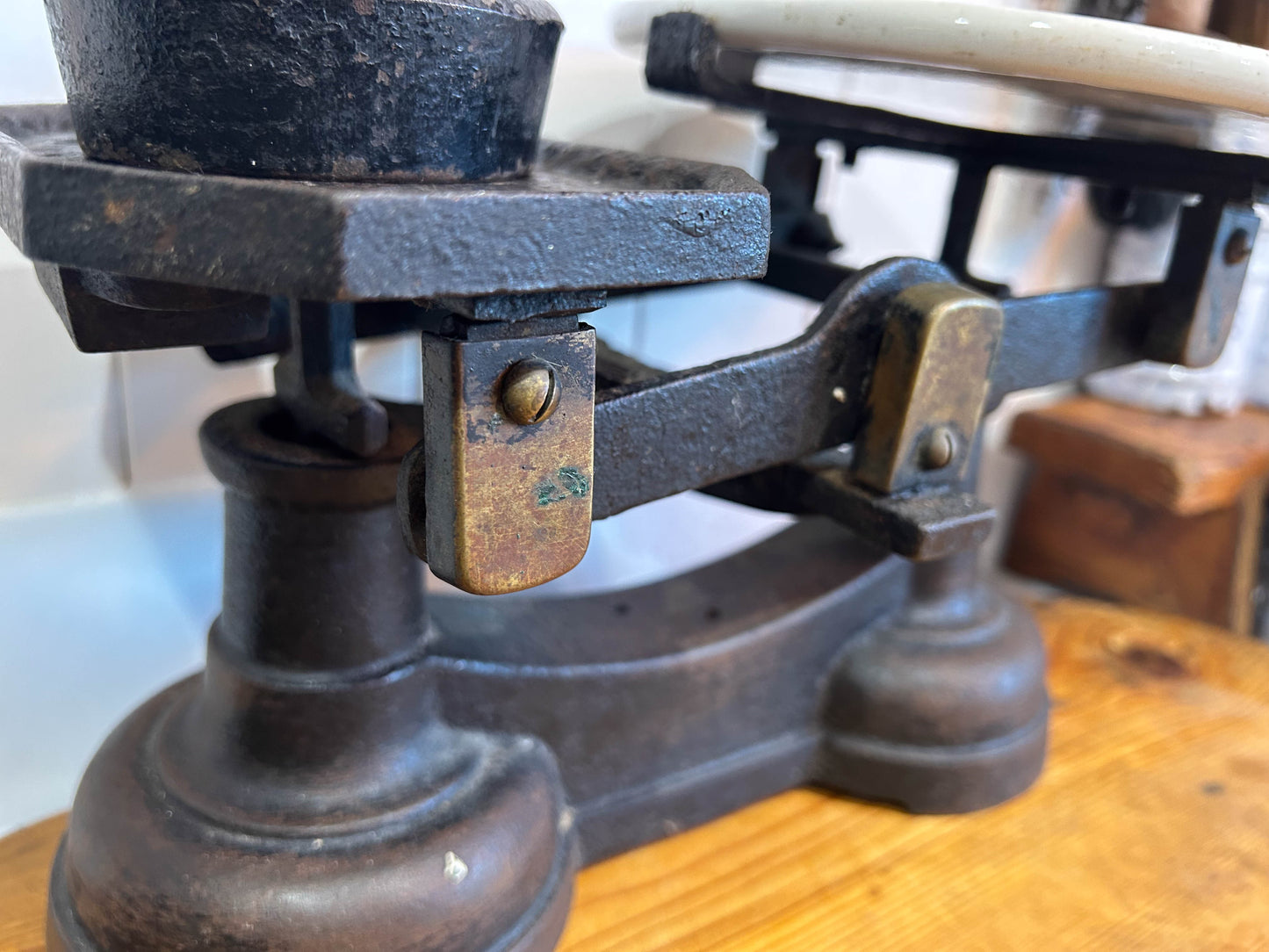Vintage Antique Victorian Cast Iron Kitchen Balance Scales With Ceramic Plate and Weights