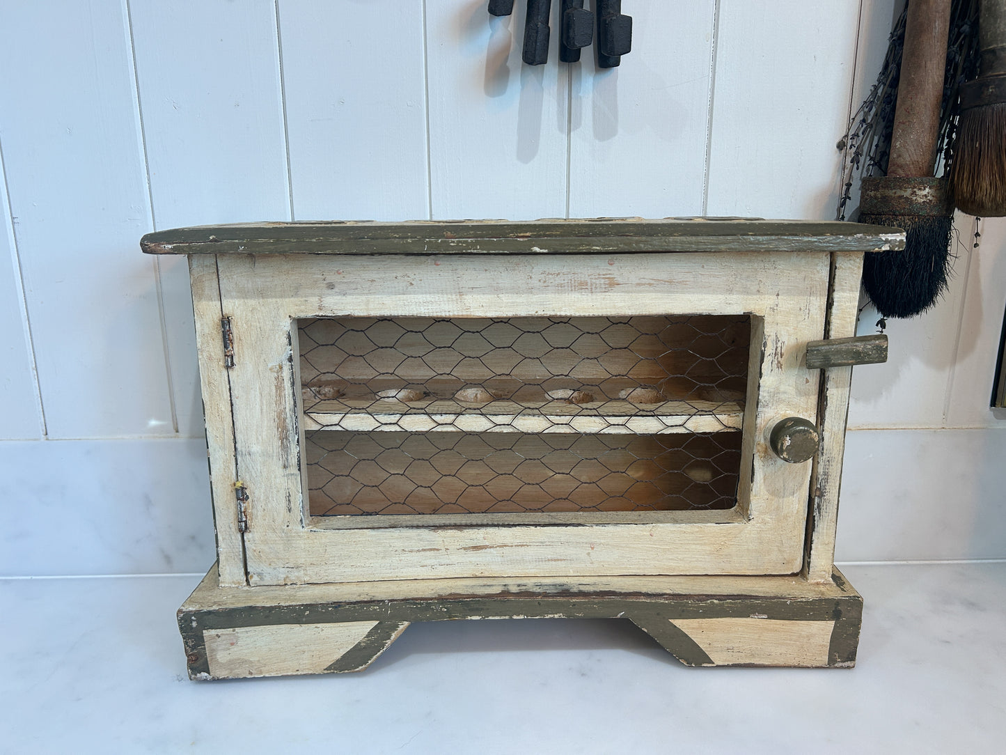 Vintage Cream Rustic Wooden Egg Holder Box / Egg Cabinet
