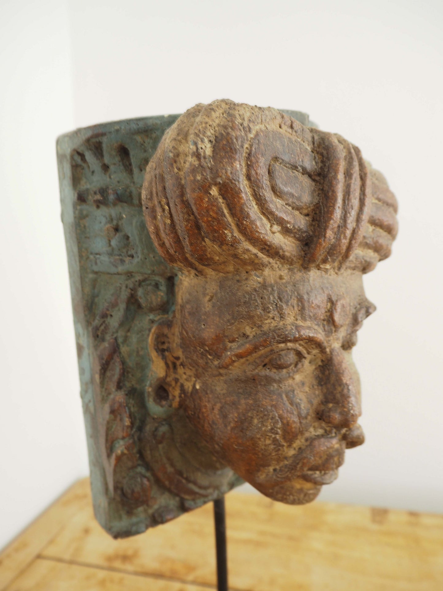 Antique Indian Hand-Carved Architectural Gujarati Head on Stand / Male Sculpture