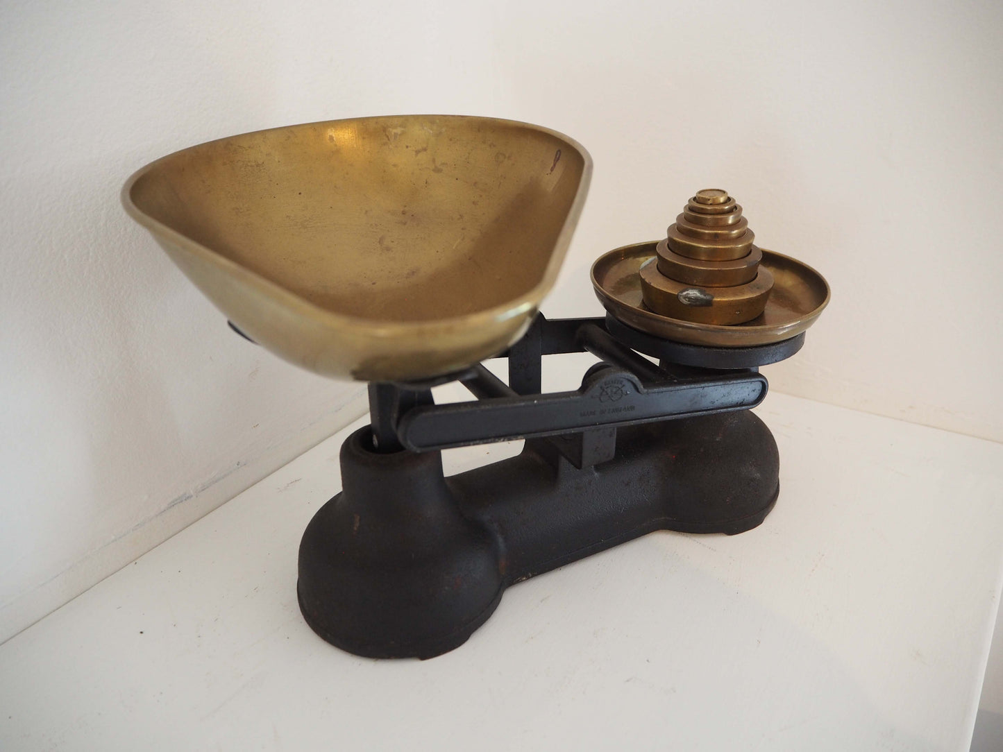 Vintage Antique Salter Black Cast Iron Kitchen Weighing Scales with Weights and Brass Pans