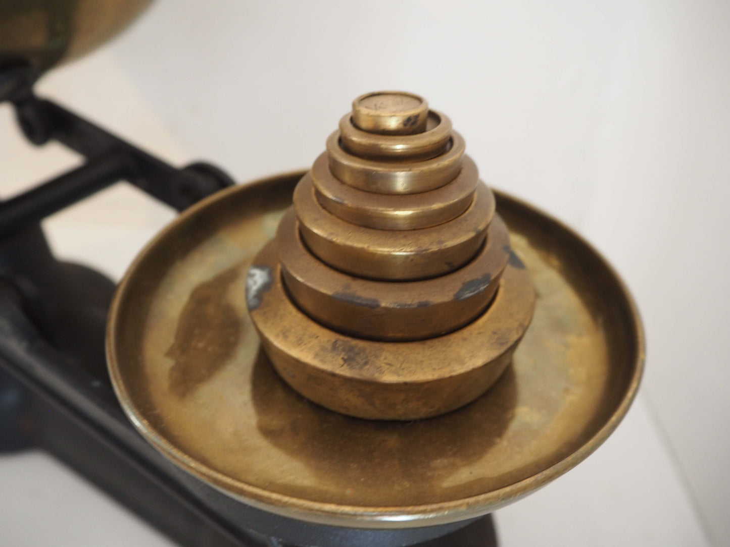 Vintage Antique Salter Black Cast Iron Kitchen Weighing Scales with Weights and Brass Pans