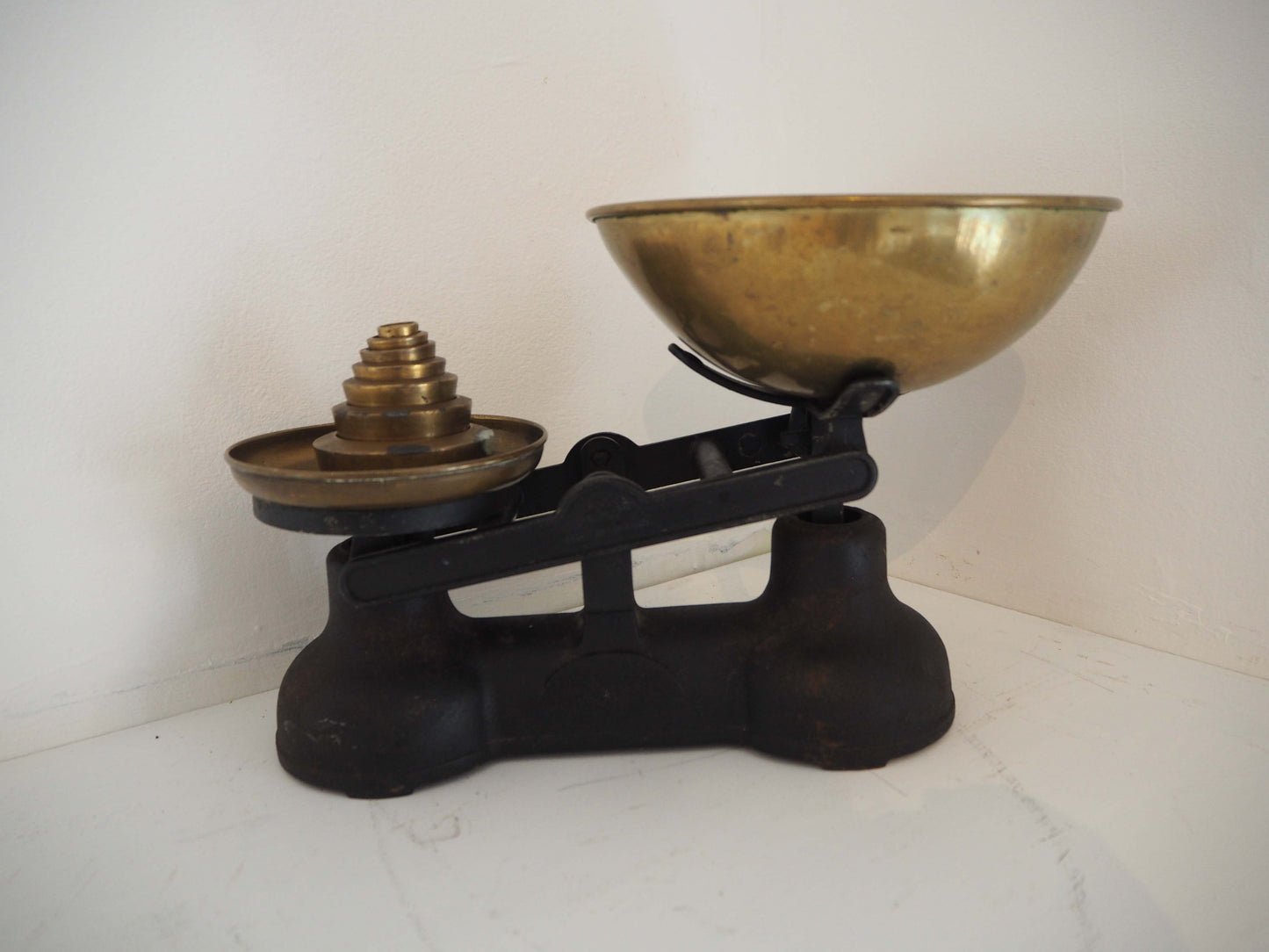 Vintage Antique Salter Black Cast Iron Kitchen Weighing Scales with Weights and Brass Pans