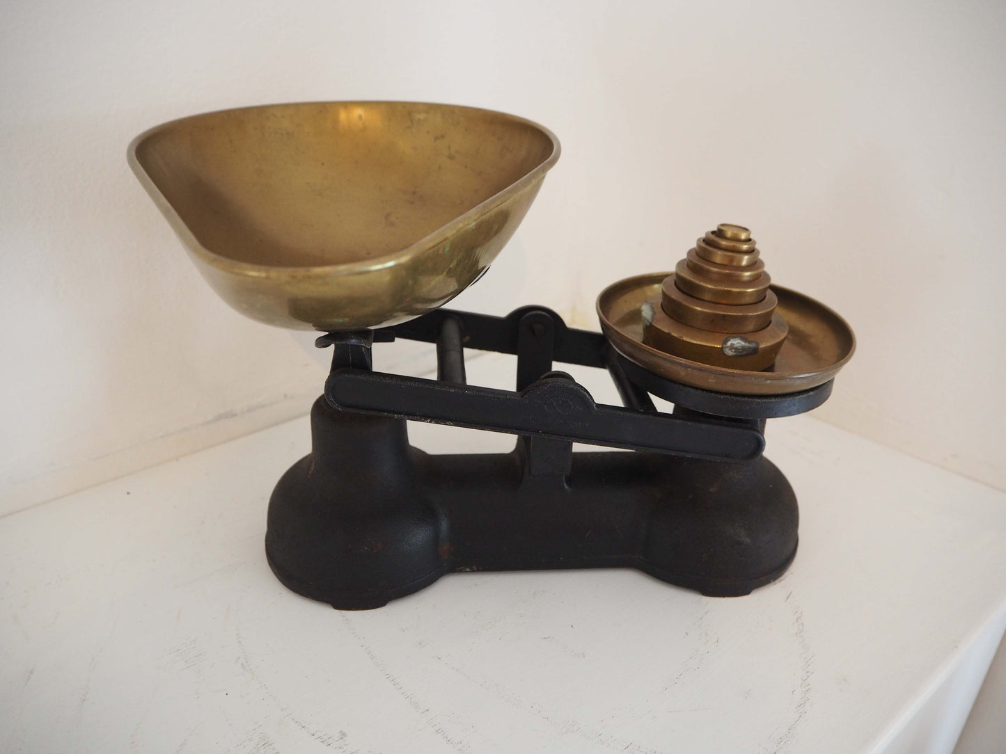 Vintage Antique Salter Black Cast Iron Kitchen Weighing Scales with Weights and Brass Pans