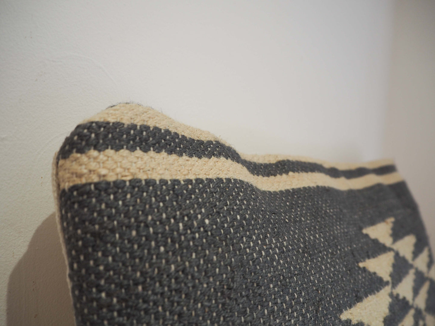 Vintage Style Jute Geometric Rectangular Cushion / Navy Blue & Cream