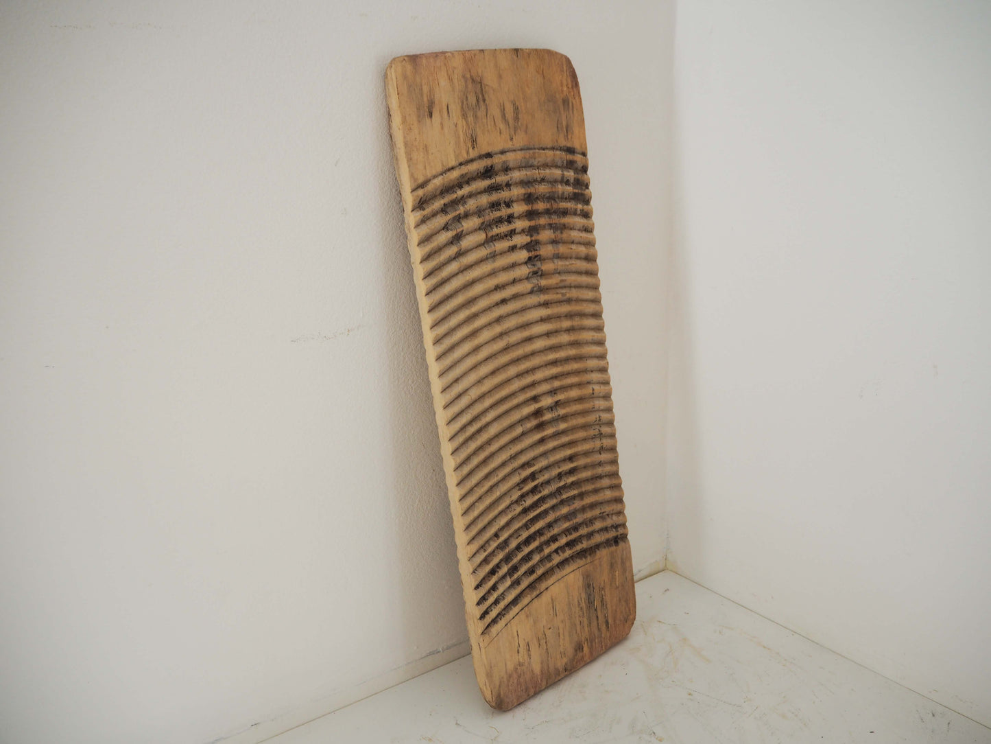 Vintage Antique Wooden Rustic Primitive Elm Ribbed Washboard