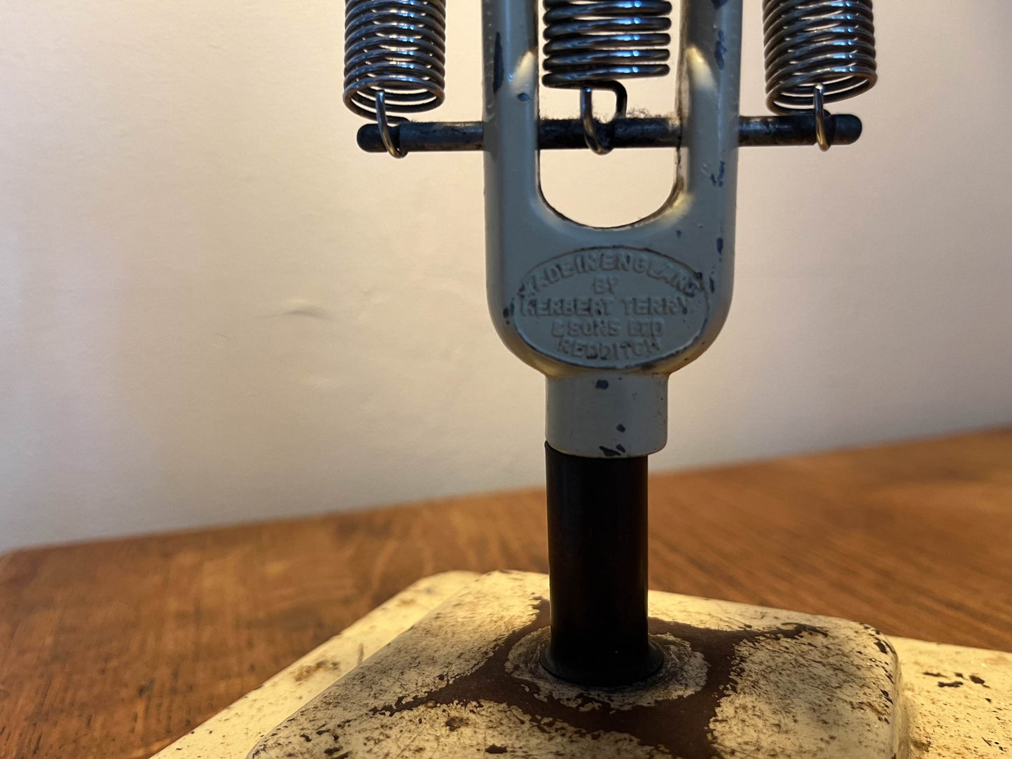 Vintage 1960's Herbert Terry Model 1227 Anglepoise Desk Lamp Light CreamDust CollectorsDust Collectors