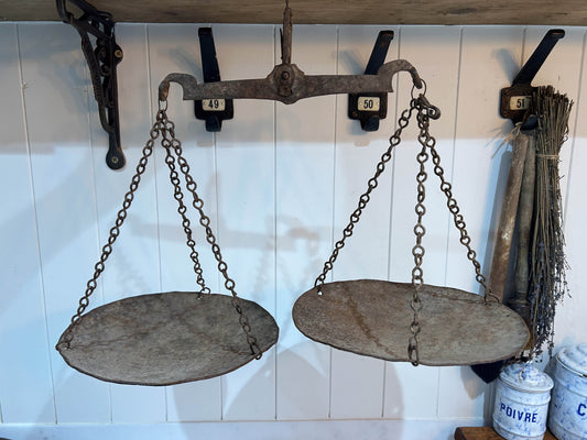 Old Vintage Iron Mercantile Scale Hand Balance from India / TARAJU Hanging Round Pan / Antique Chain Weighing Scale / Vintage Iron Scale