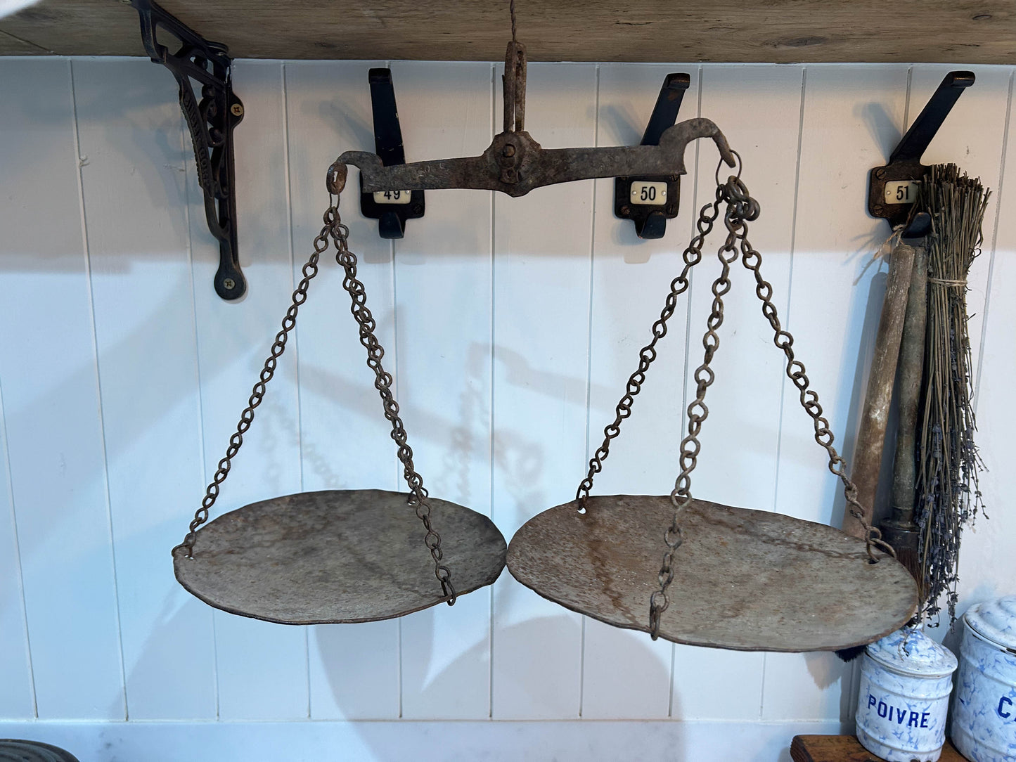 Old Vintage Iron Mercantile Scale Hand Balance from India / TARAJU Hanging Round Pan / Antique Chain Weighing Scale / Vintage Iron Scale