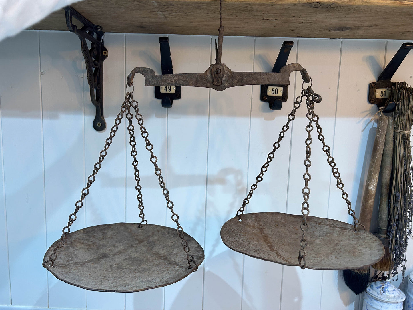 Old Vintage Iron Mercantile Scale Hand Balance from India / TARAJU Hanging Round Pan / Antique Chain Weighing Scale / Vintage Iron Scale