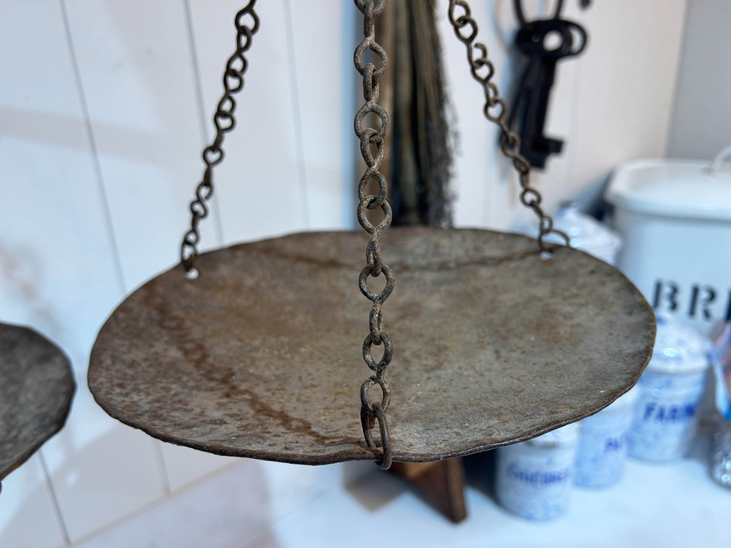 Old Vintage Iron Mercantile Scale Hand Balance from India / TARAJU Hanging Round Pan / Antique Chain Weighing Scale / Vintage Iron Scale