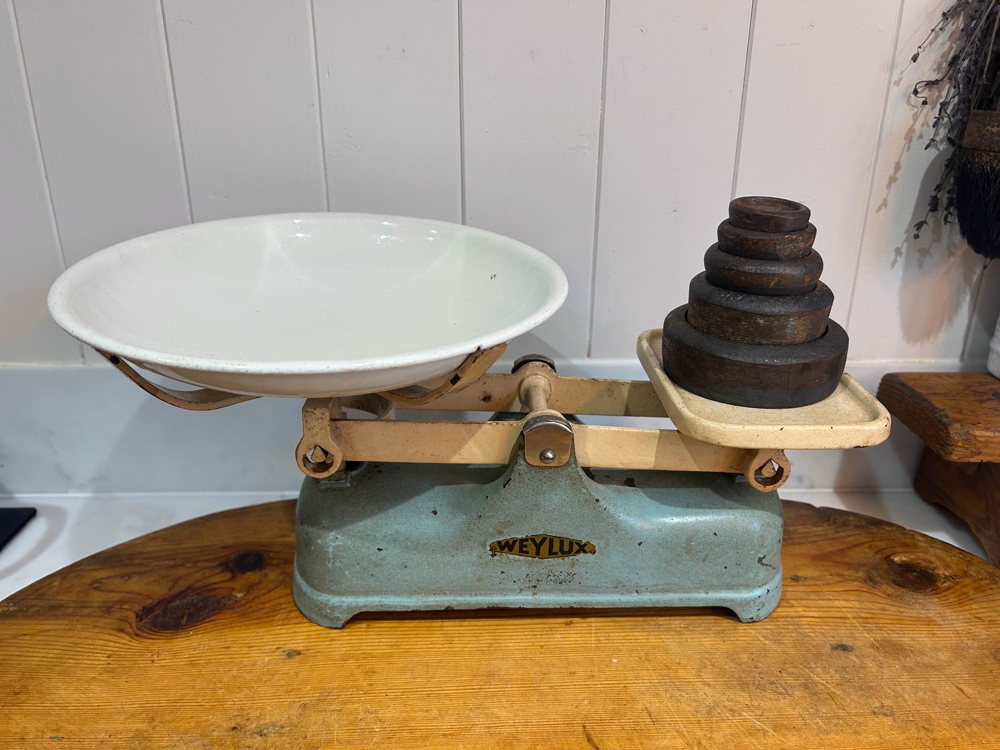 Vintage Antique Blue Retro Cast Iron Weylux Kitchen Weighing Scales The Rex British Made including Weights