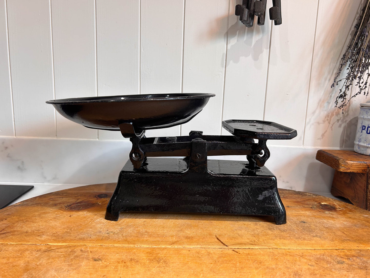 Vintage Antique Cast Iron Black Kitchen Balance Scales