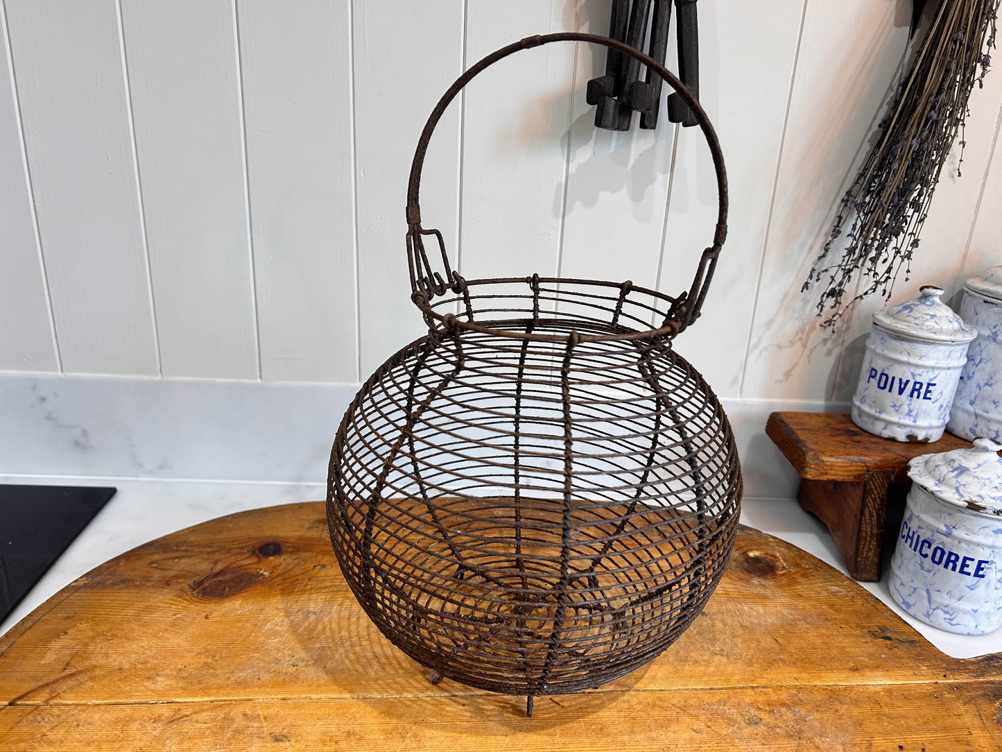 Large Vintage Retro French Farmhouse Wire Mesh Fruit Vegetable Egg Basket