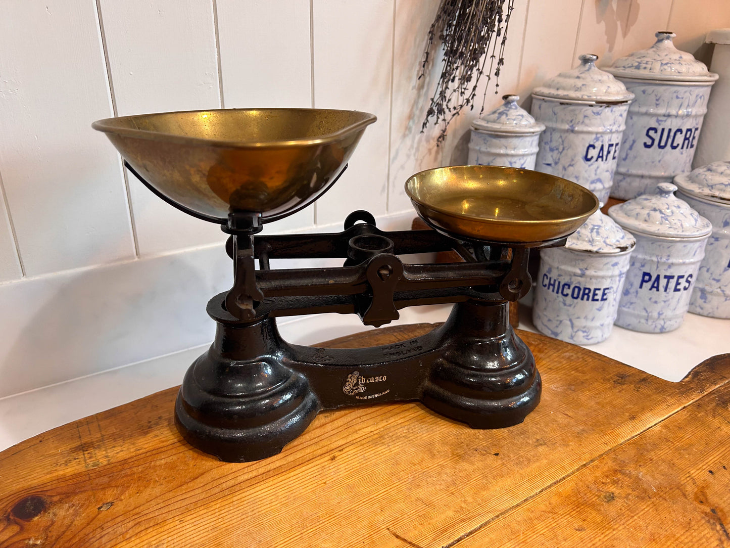 Vintage Heavy Antique Librasco Black Cast Iron Brass Birmingham Kitchen Weighing Scales with Weights