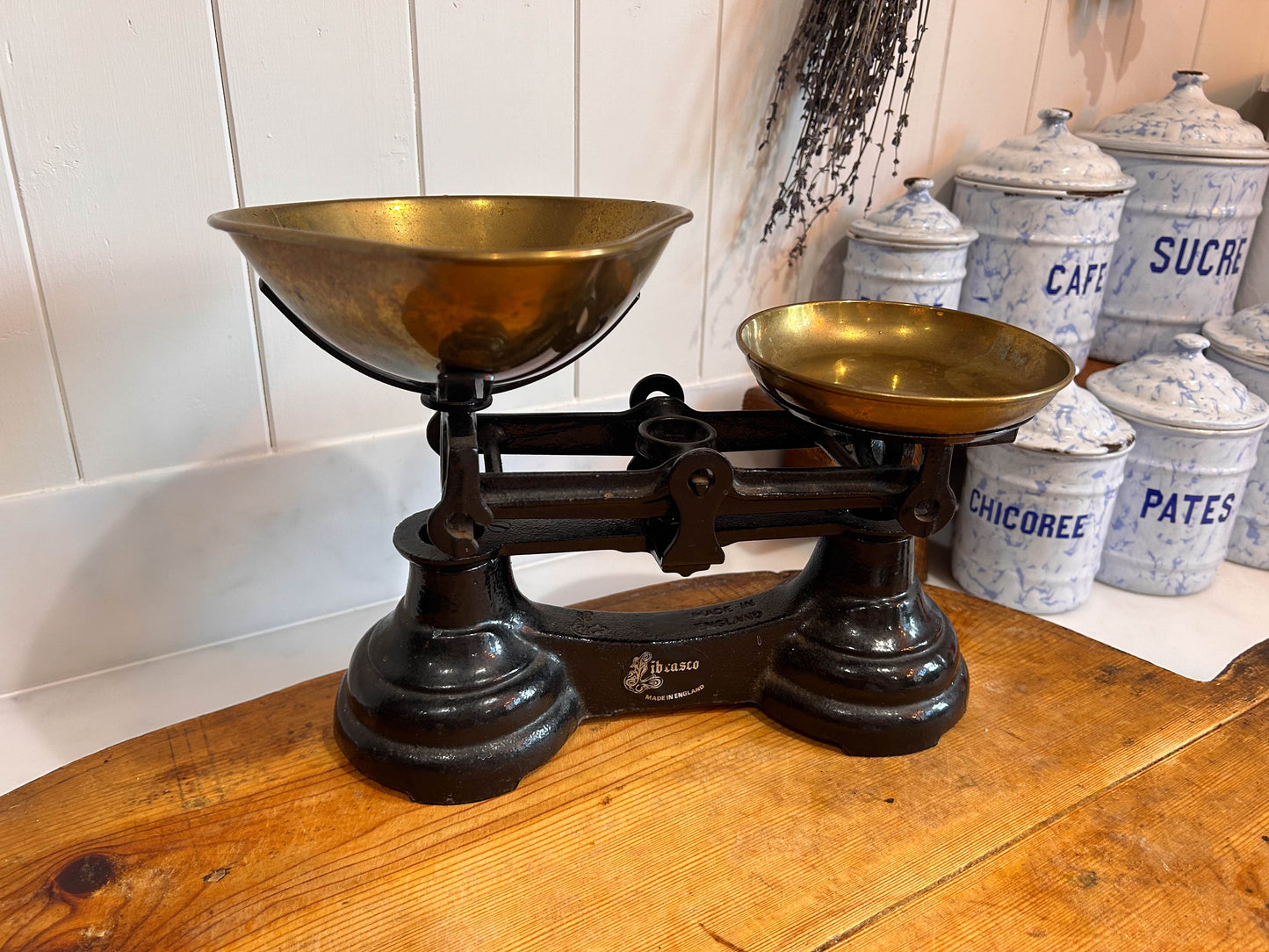 Vintage Heavy Antique Librasco Black Cast Iron Brass Birmingham Kitchen Weighing Scales with Weights