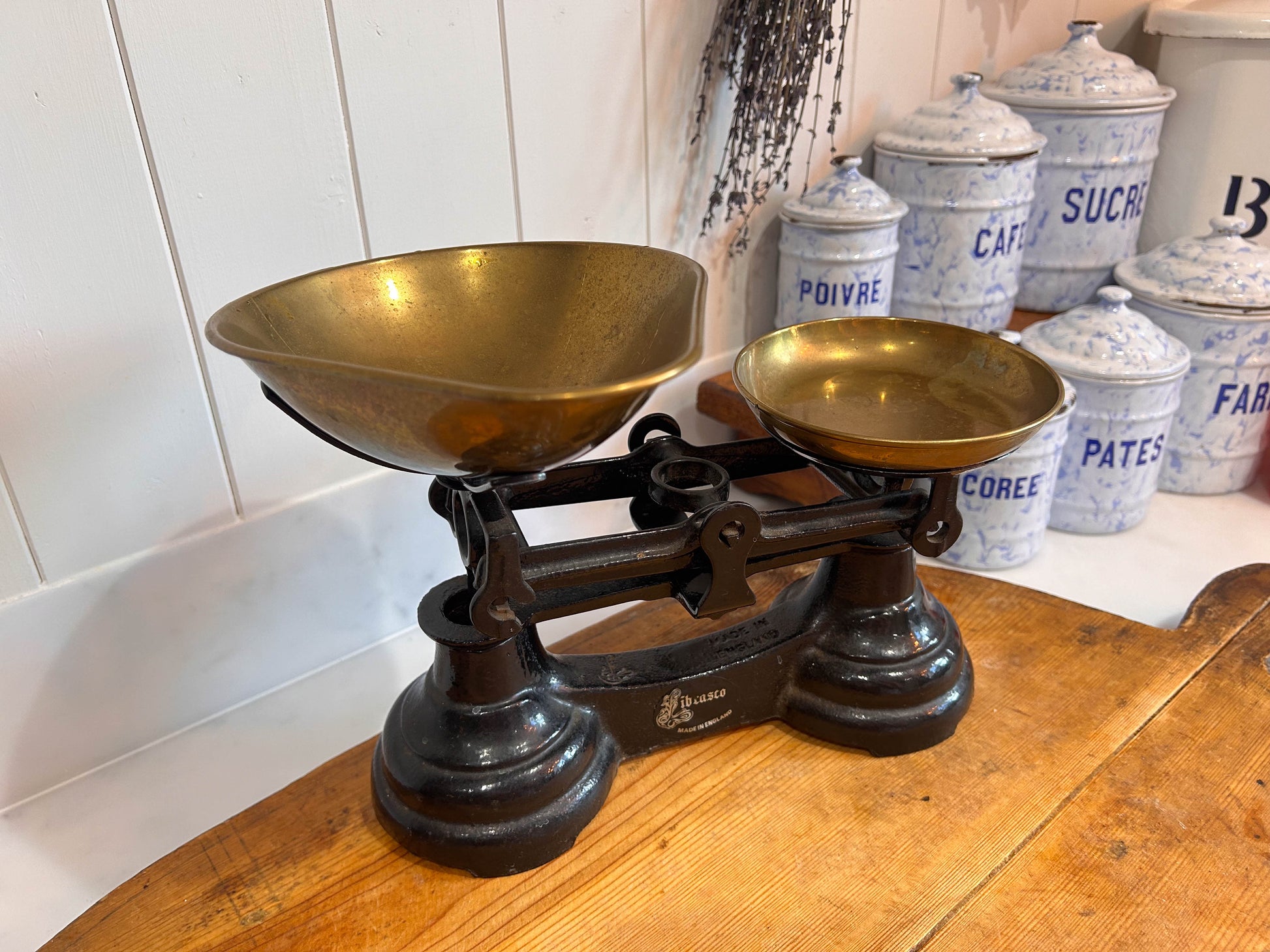 Vintage Heavy Antique Librasco Black Cast Iron Brass Birmingham Kitchen Weighing Scales with Weights