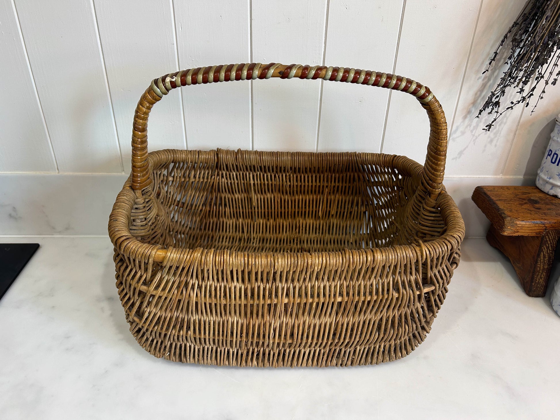 Vintage Wicker Hand Woven Basket Hamper with Handle