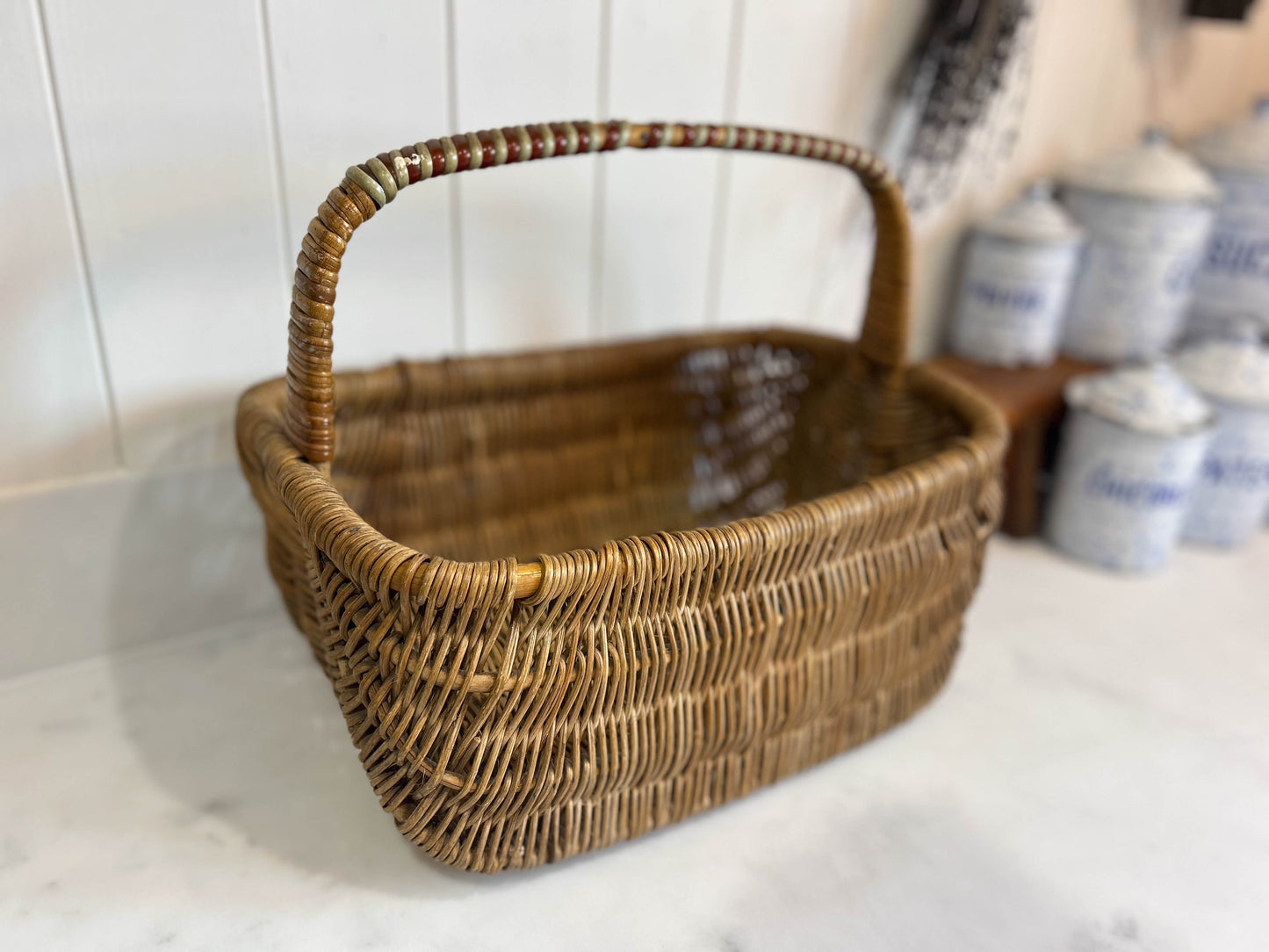 Vintage Wicker Hand Woven Basket Hamper with Handle