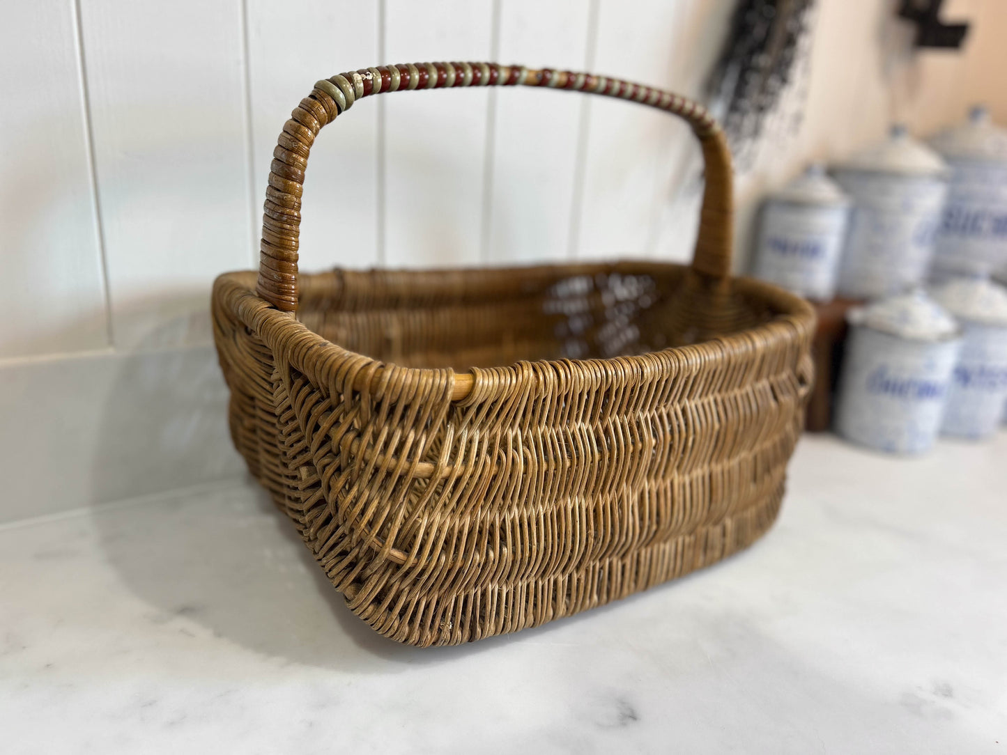 Vintage Wicker Hand Woven Basket Hamper with Handle