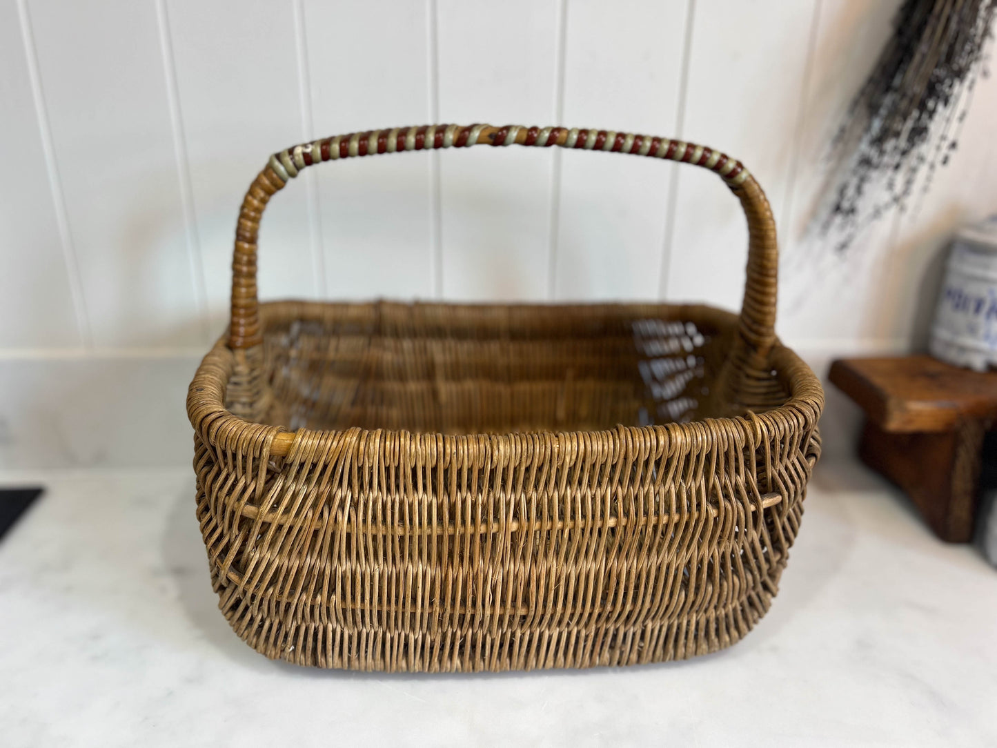 Vintage Wicker Hand Woven Basket Hamper with Handle