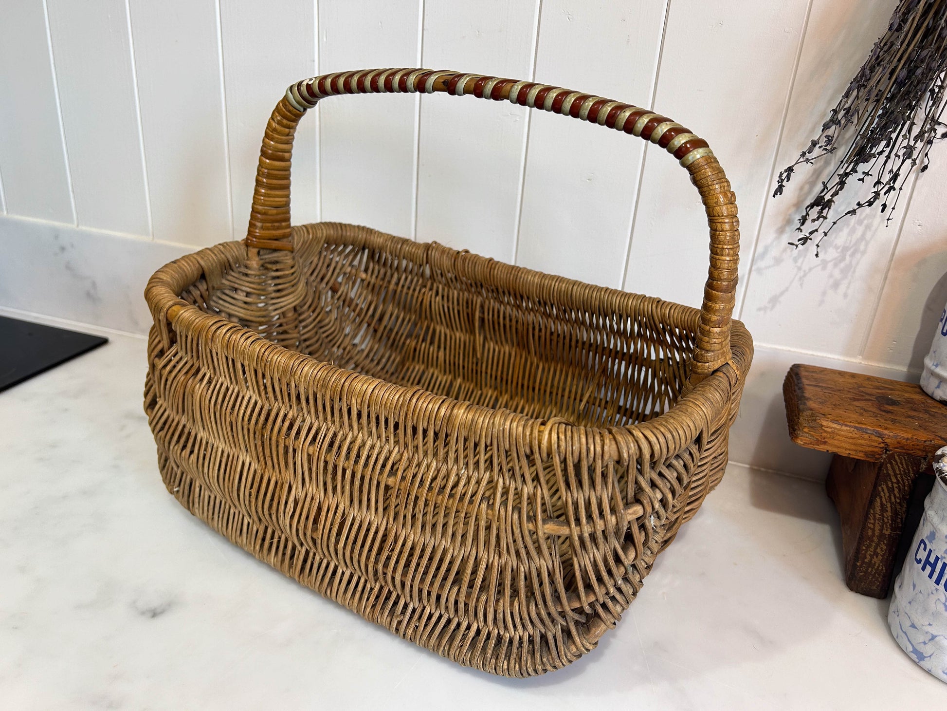 Vintage Wicker Hand Woven Basket Hamper with Handle