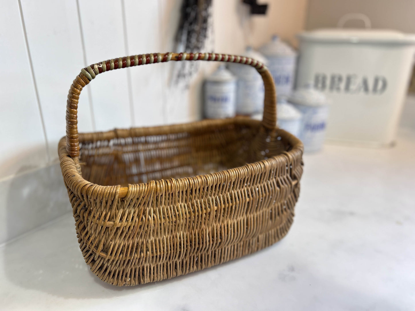 Vintage Wicker Hand Woven Basket Hamper with Handle