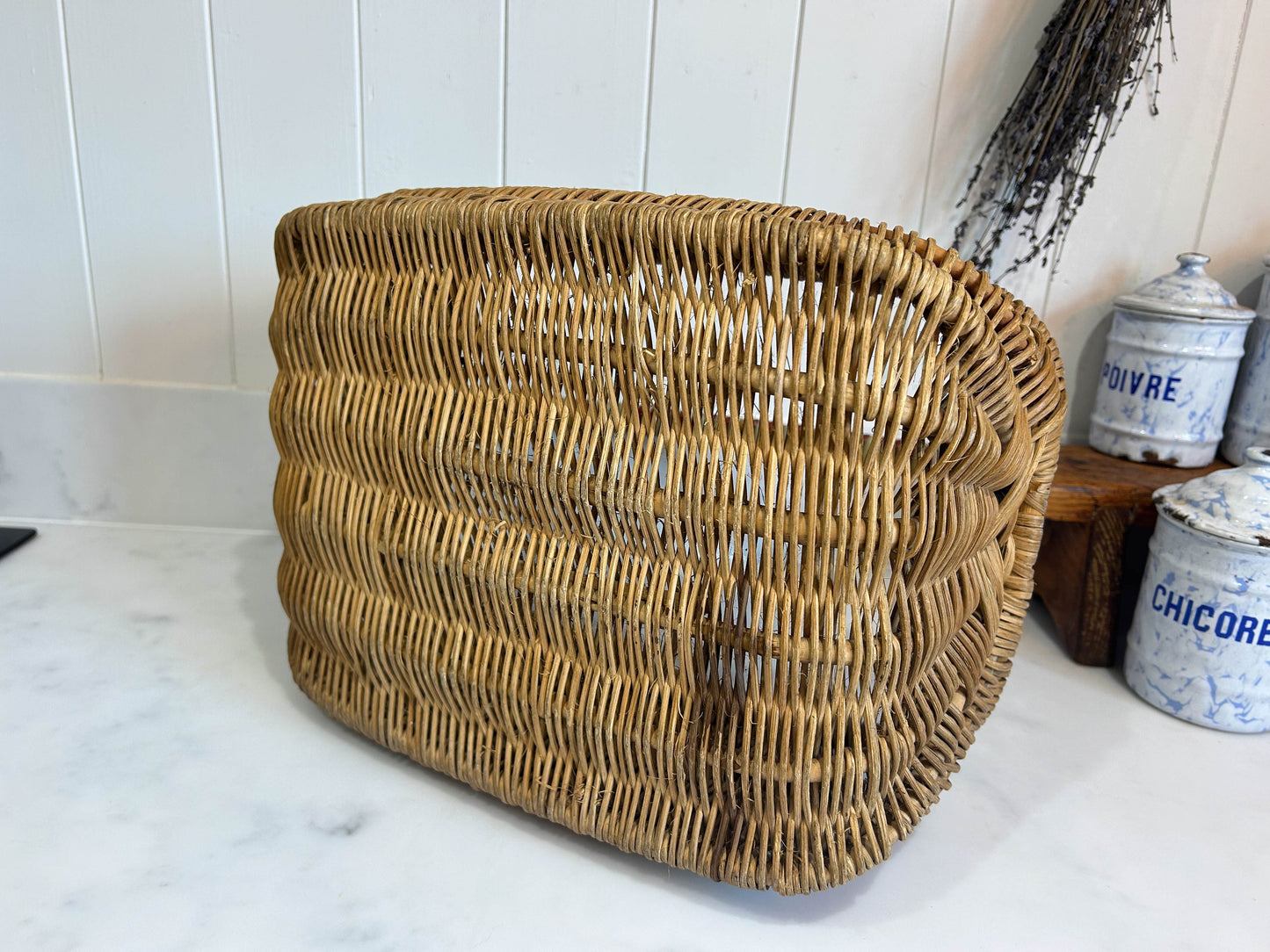 Vintage Wicker Hand Woven Basket Hamper with Handle