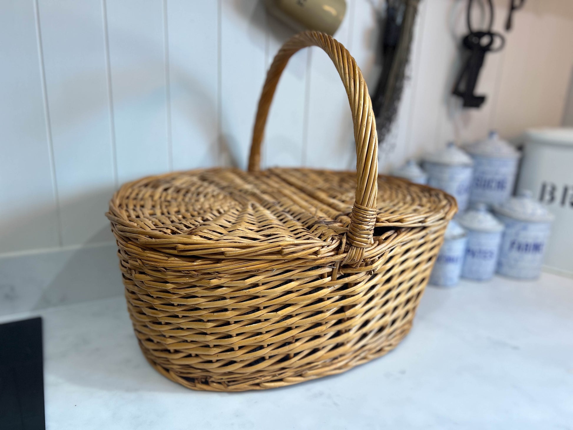 Vintage Picnic Wicker Basket Hamper with Handle