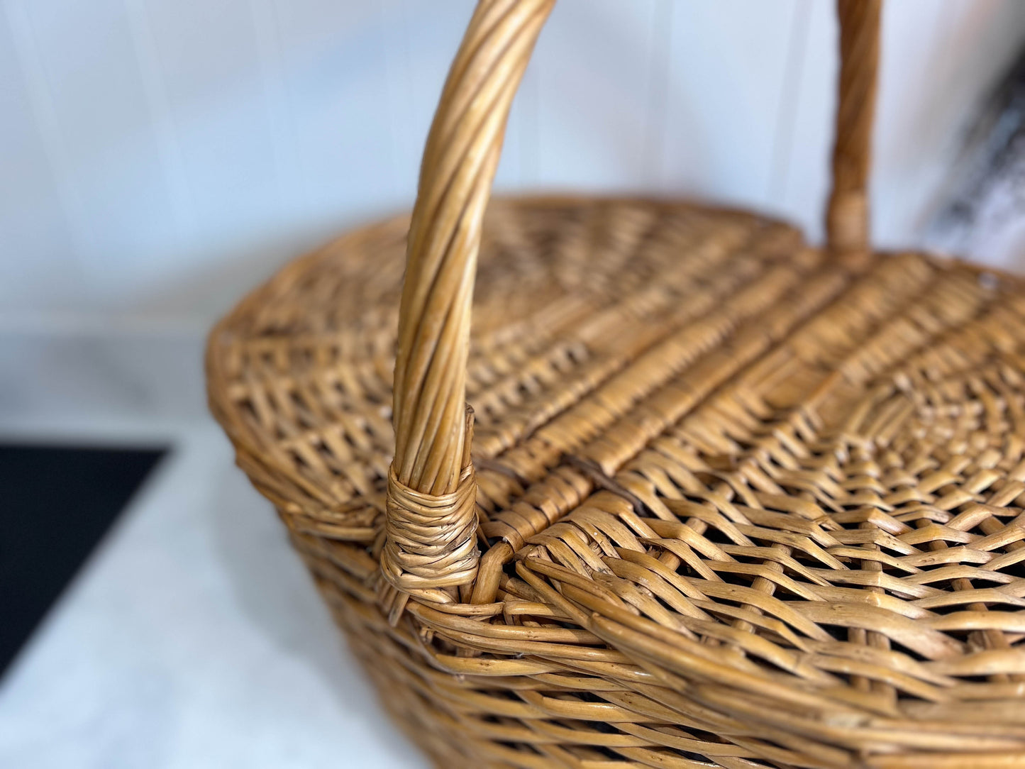 Vintage Picnic Wicker Basket Hamper with Handle