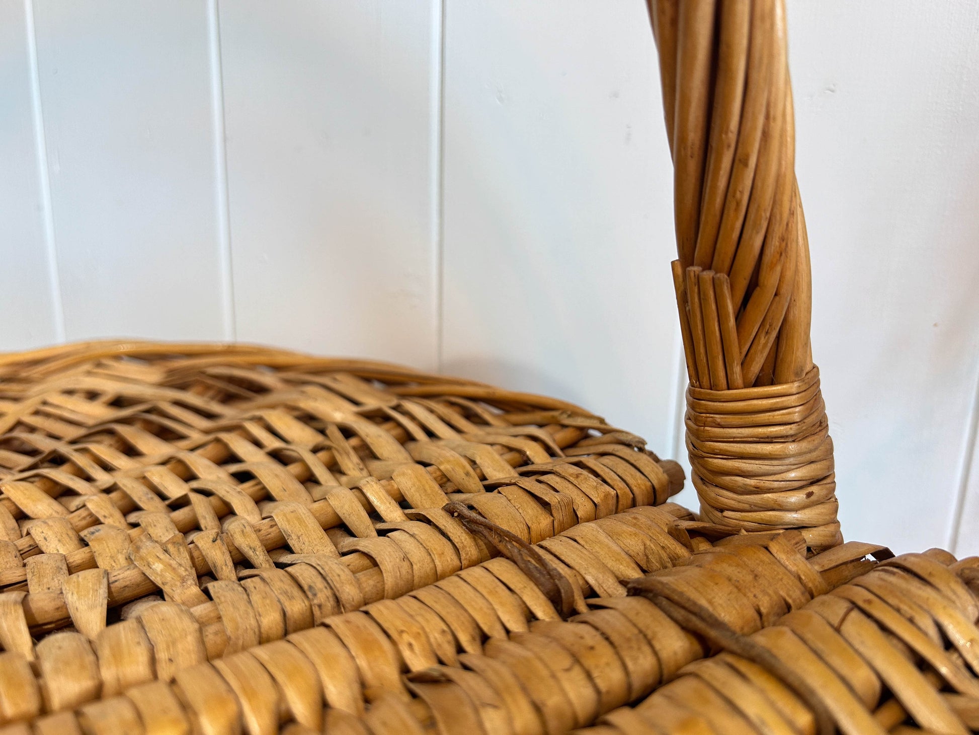 Vintage Picnic Wicker Basket Hamper with Handle