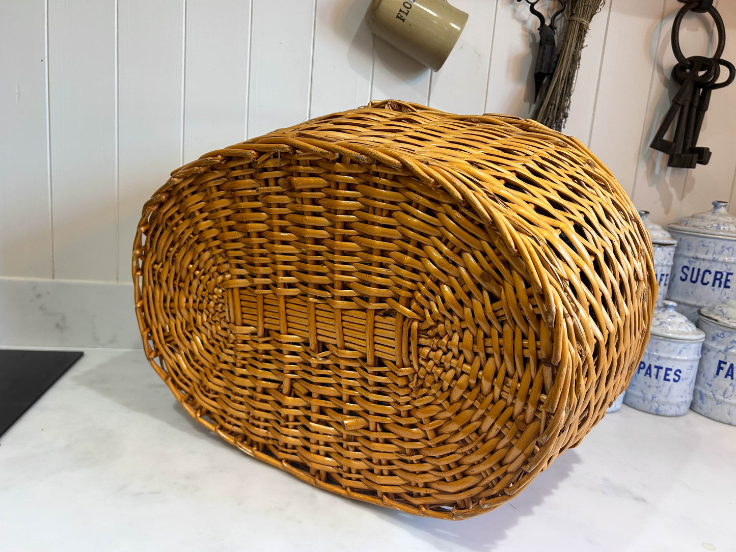 Vintage Picnic Wicker Basket Hamper with Handle