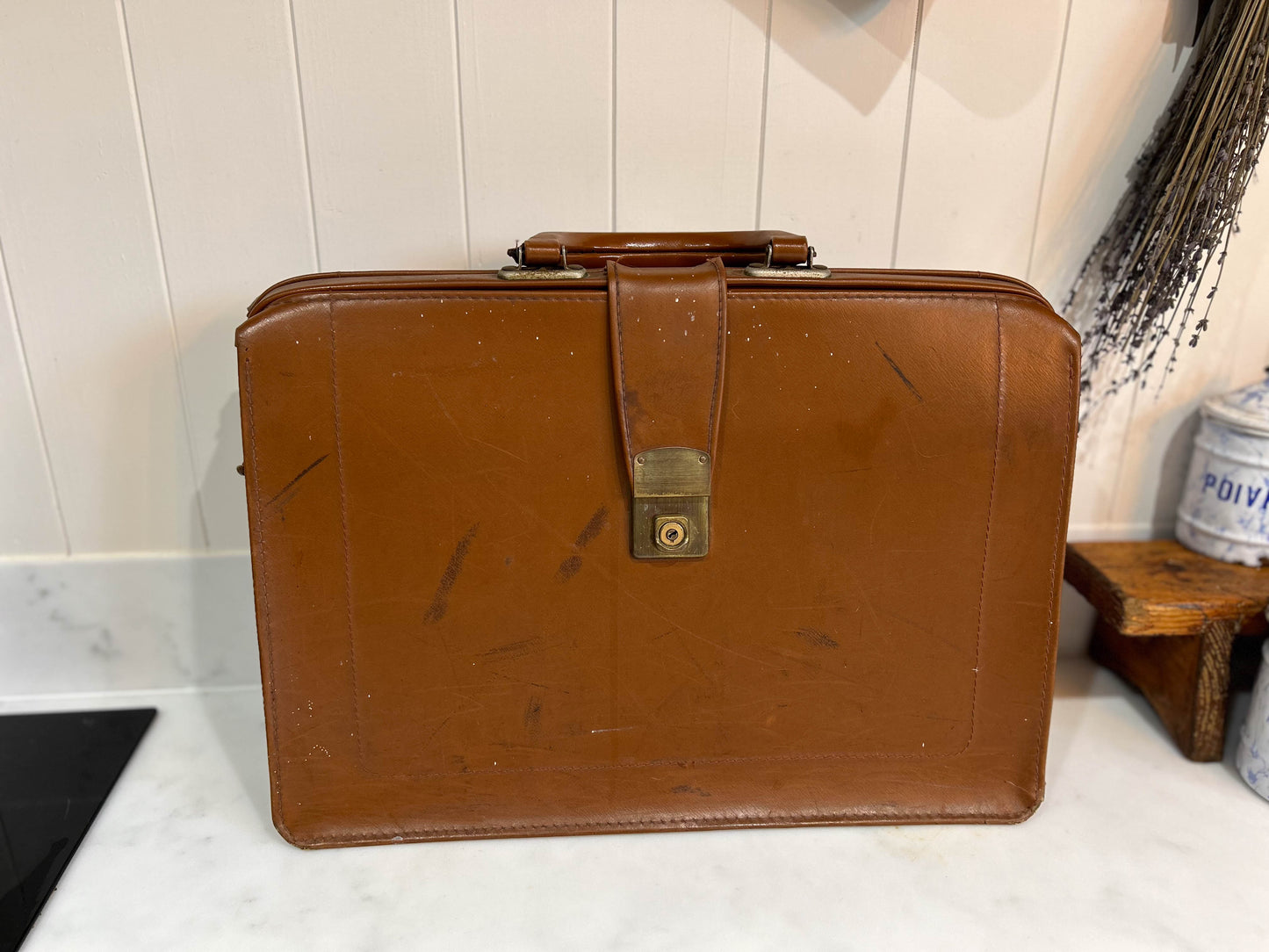 Vintage Hard Sided Leather Briefcase in Classic Brown