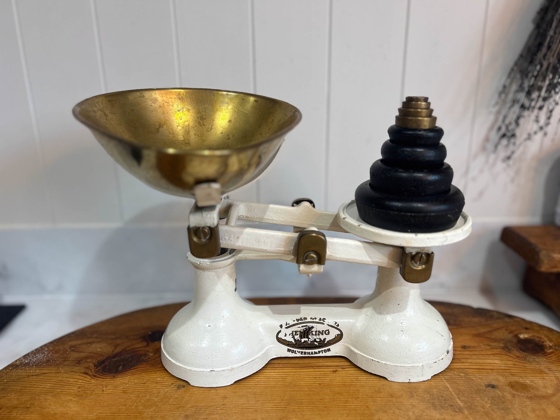 Vintage Heavy Antique Viking White Cream Cast Iron Brass Wolverhampton Kitchen Weighing Scales with Cast Iron and Brass Weights