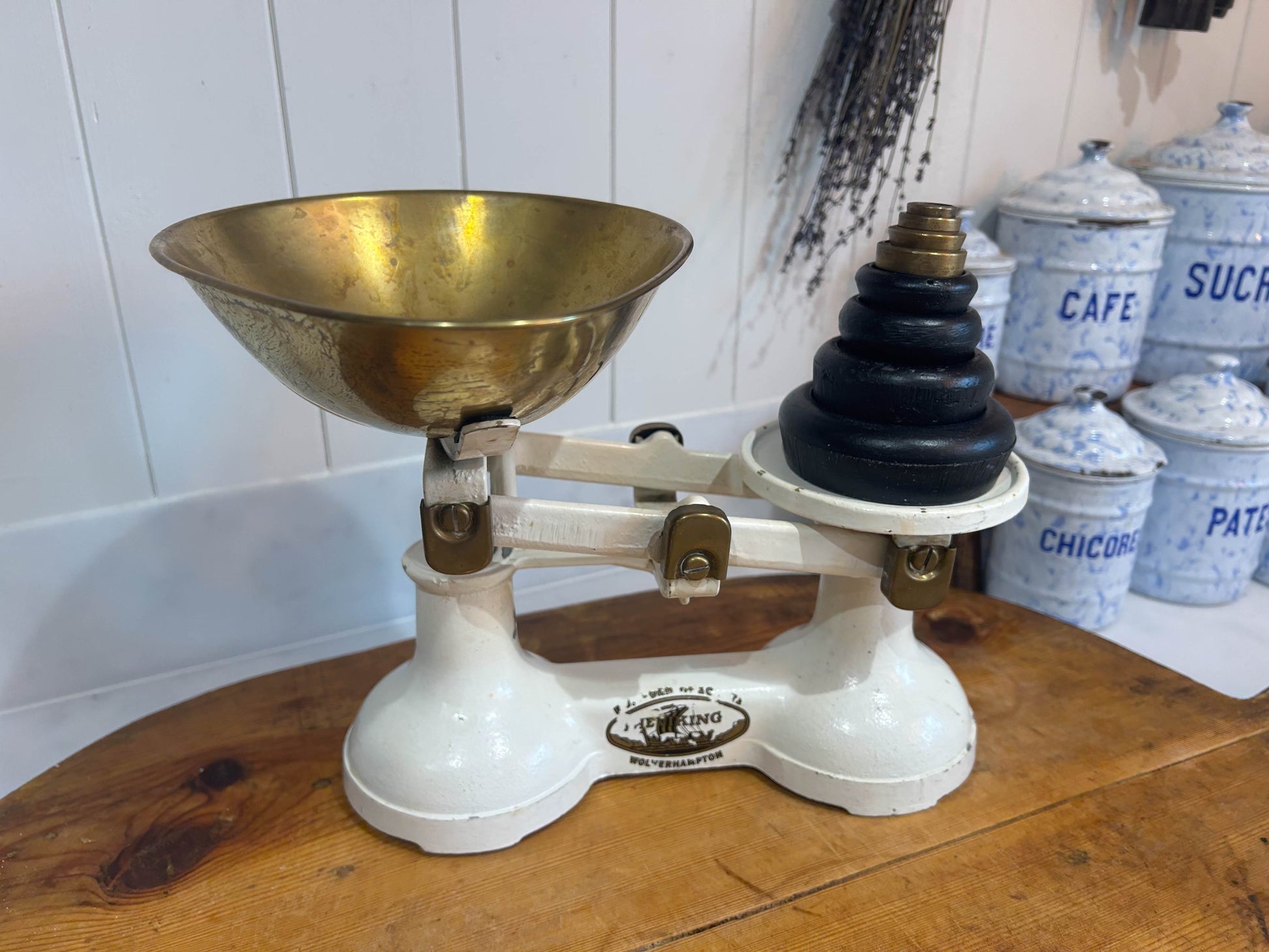 Vintage Heavy Antique Viking White Cream Cast Iron Brass Wolverhampton Kitchen Weighing Scales with Cast Iron and Brass Weights