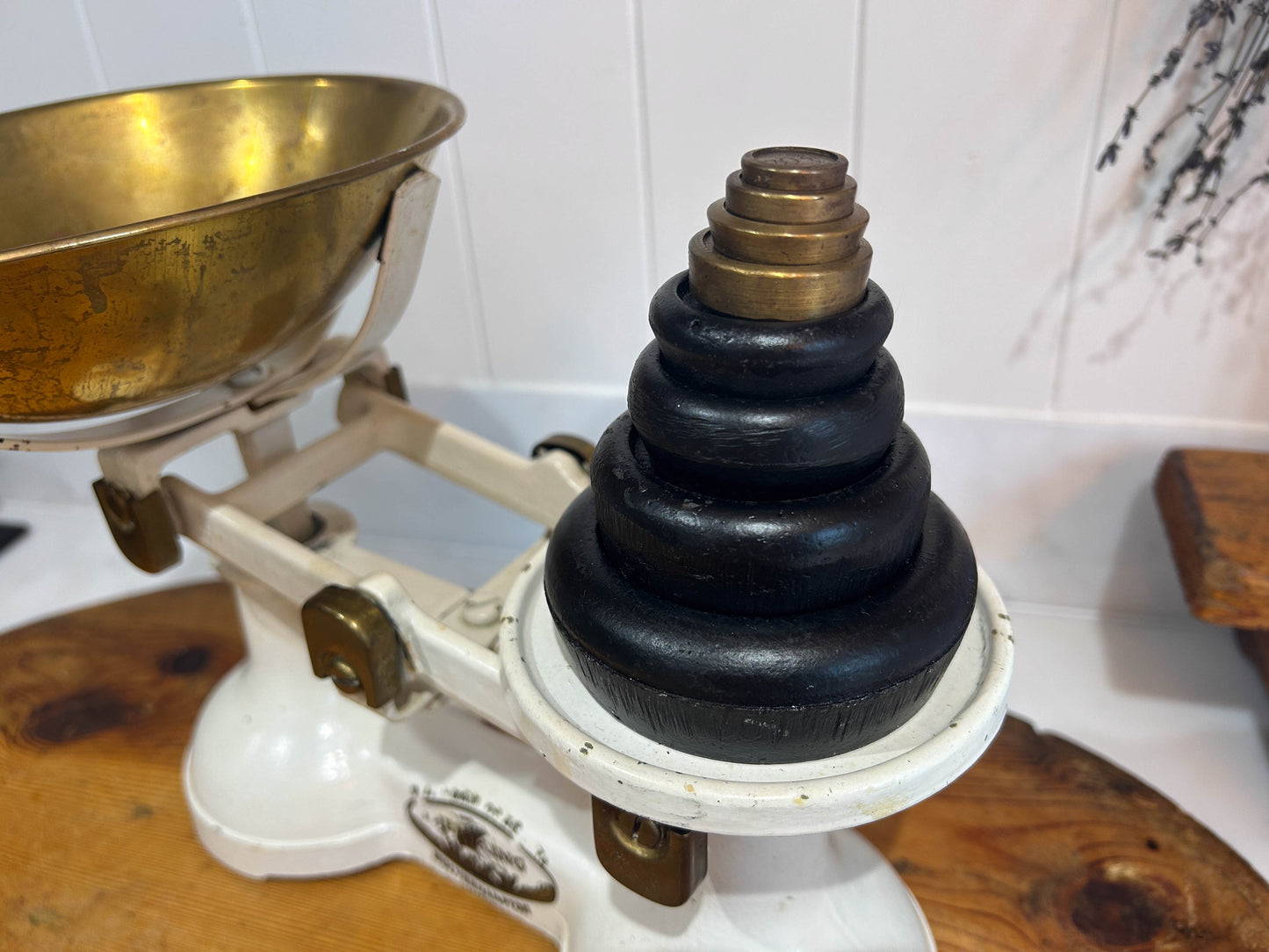 Vintage Heavy Antique Viking White Cream Cast Iron Brass Wolverhampton Kitchen Weighing Scales with Cast Iron and Brass Weights