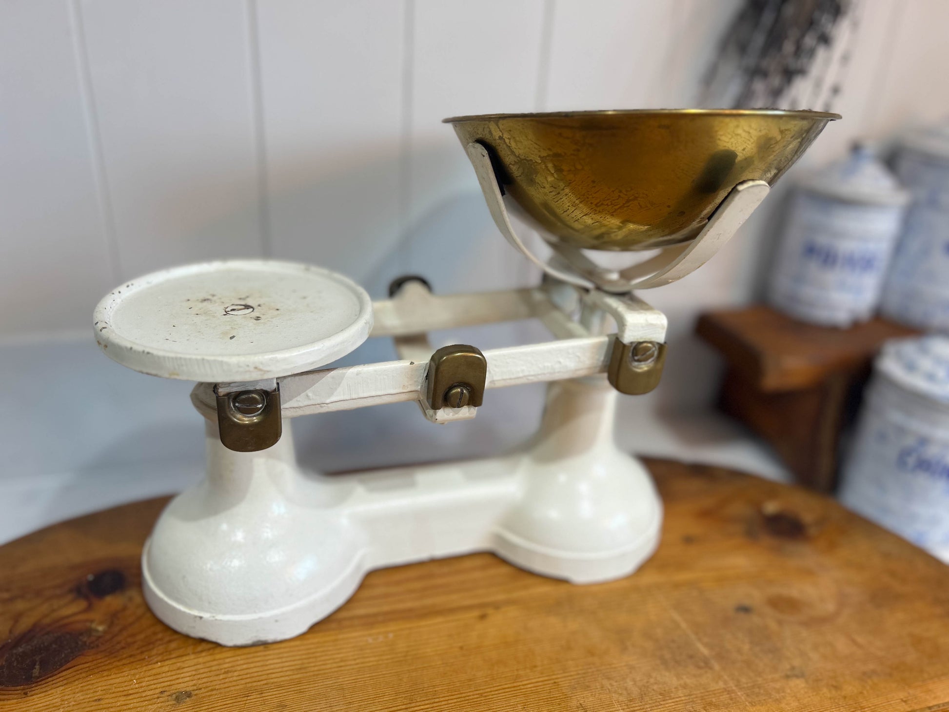 Vintage Heavy Antique Viking White Cream Cast Iron Brass Wolverhampton Kitchen Weighing Scales with Cast Iron and Brass Weights