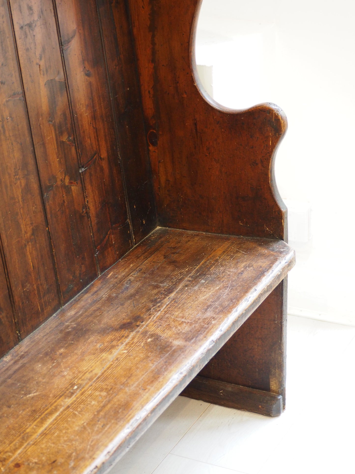 Antique 19th Century Oak & Pine High Back English Tavern Settle / Furniture