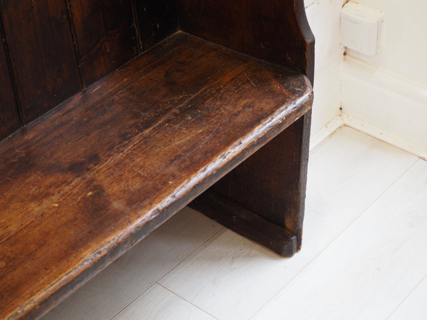 Antique 19th Century Oak & Pine High Back English Tavern Settle / Furniture