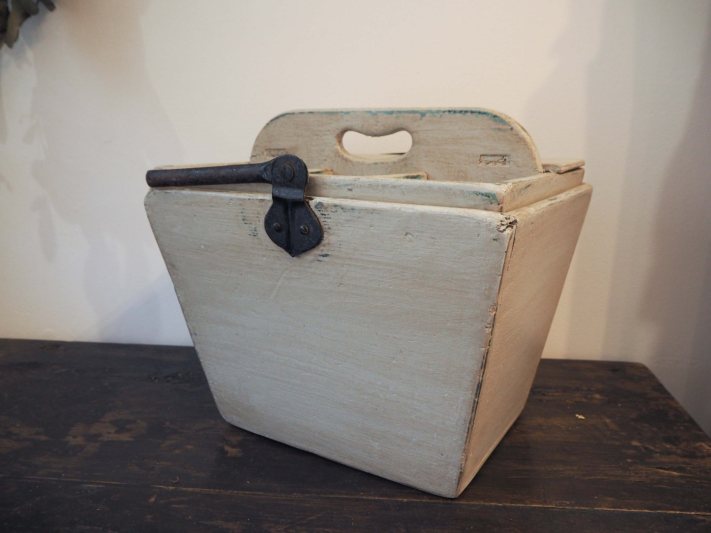 Vintage Painted Wooden Housemaids Caddy With Handle / Storage Trug