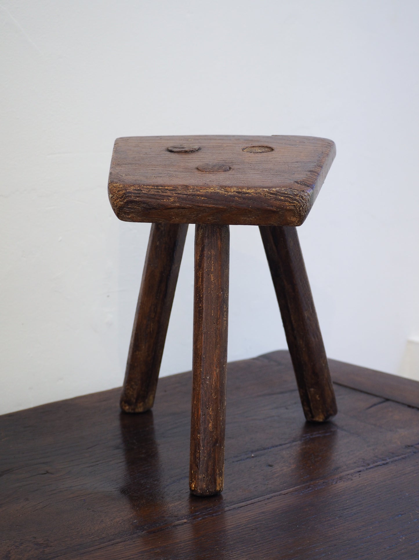 Antique Vintage Small Welsh Elm Rustic Wooden Farmhouse Stool / Milking Stool