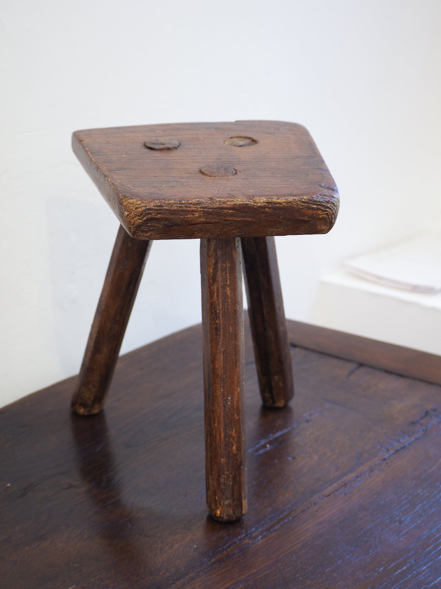 Antique Vintage Small Welsh Elm Rustic Wooden Farmhouse Stool / Milking Stool