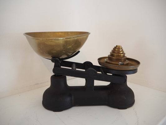 Vintage Antique Salter Black Cast Iron Kitchen Weighing Scales with Weights and Brass Pans