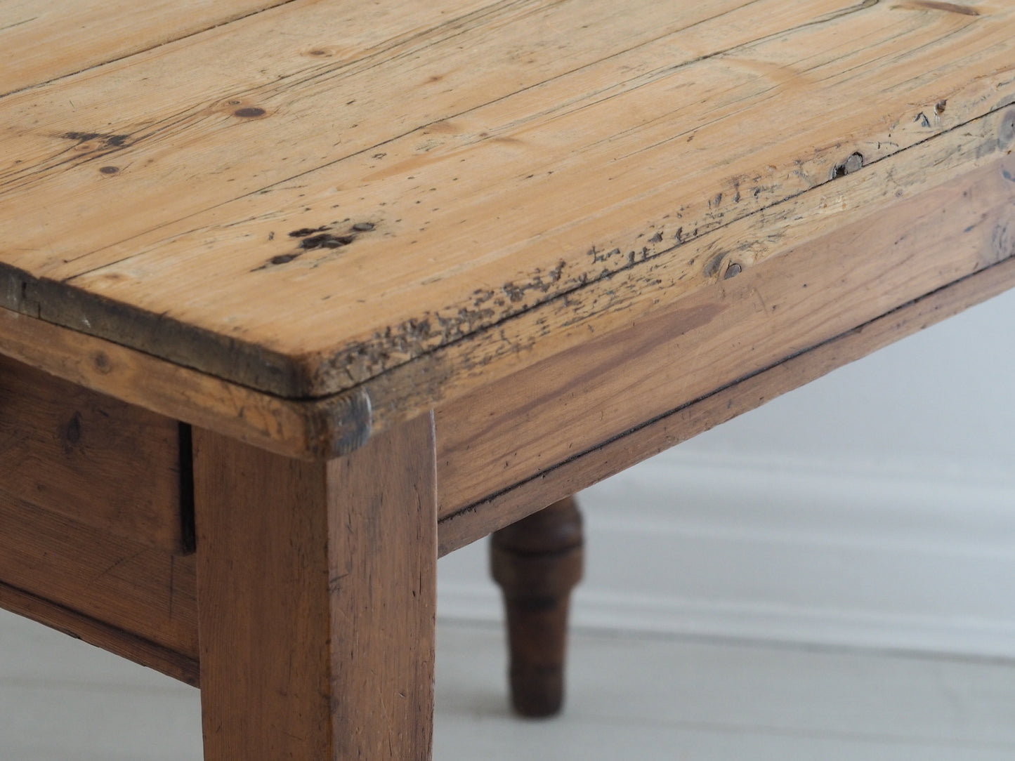 Antique Vintage Edwardian Farmhouse Pitch Pine Dining Table with Single Drawer