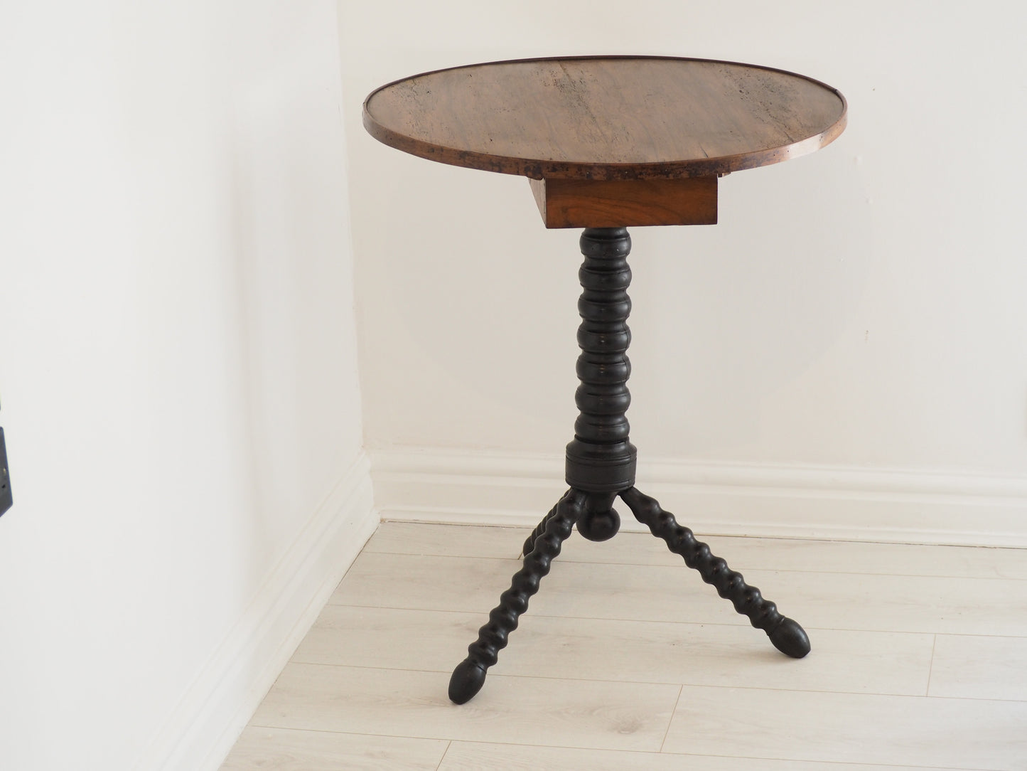 Vintage Antique Victorian Round Wooden Bobbin Table with Single Drawer & Ebonised Base / Furniture