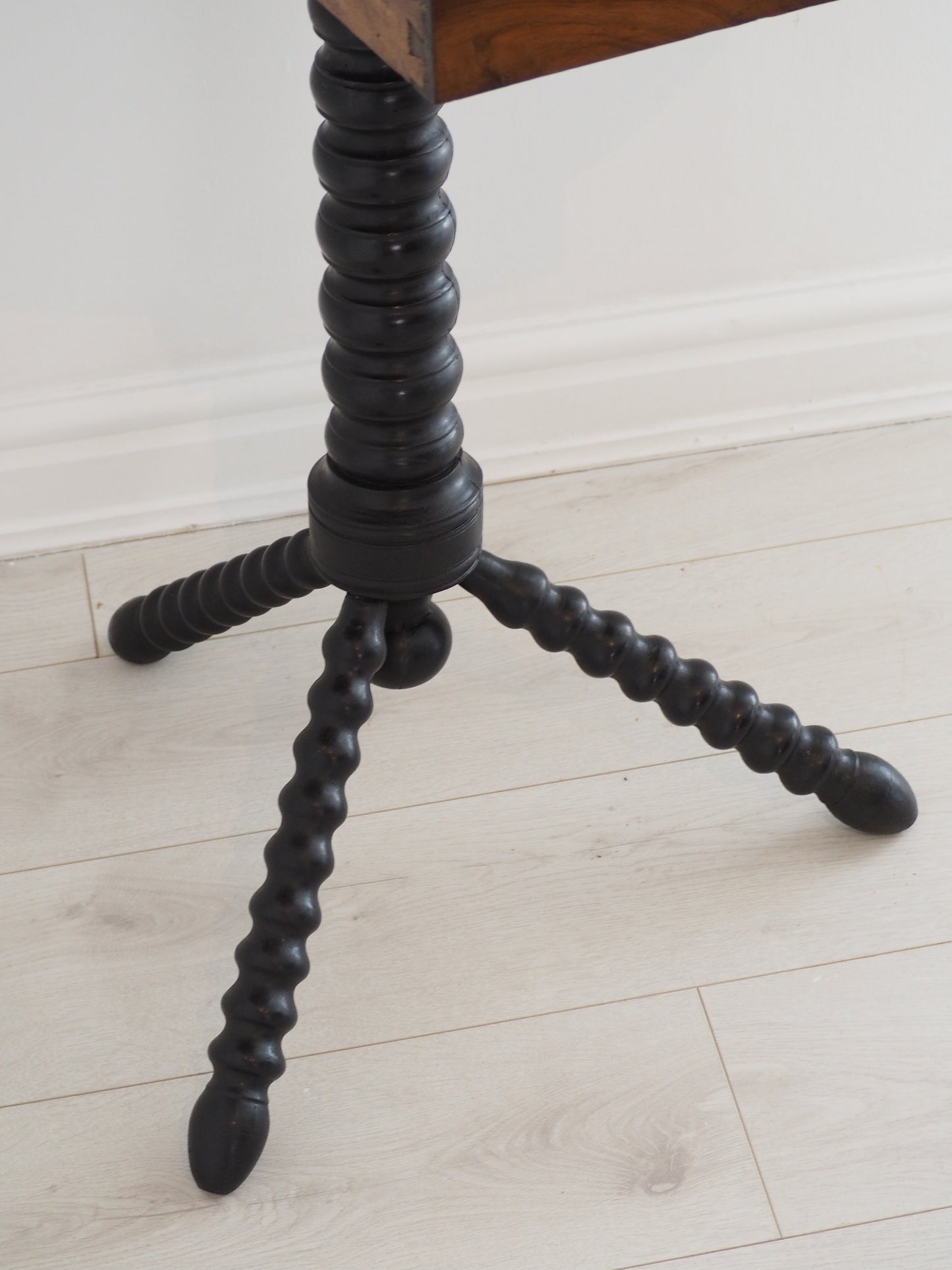 Vintage Antique Victorian Round Wooden Bobbin Table with Single Drawer & Ebonised Base / Furniture