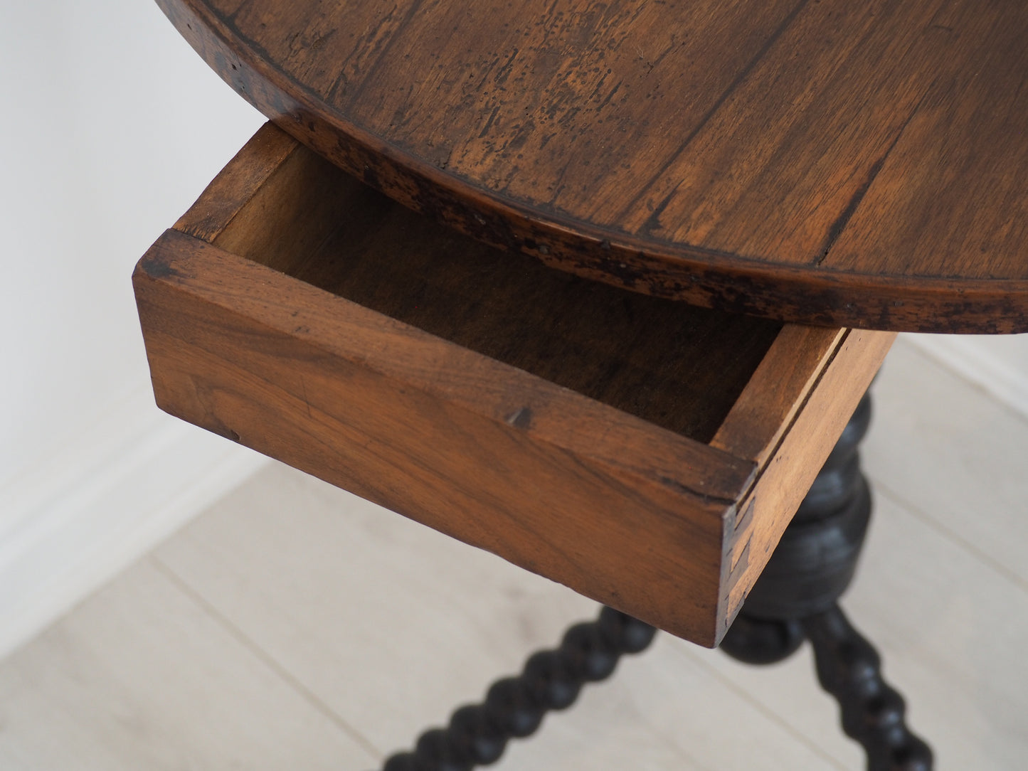 Vintage Antique Victorian Round Wooden Bobbin Table with Single Drawer & Ebonised Base / Furniture