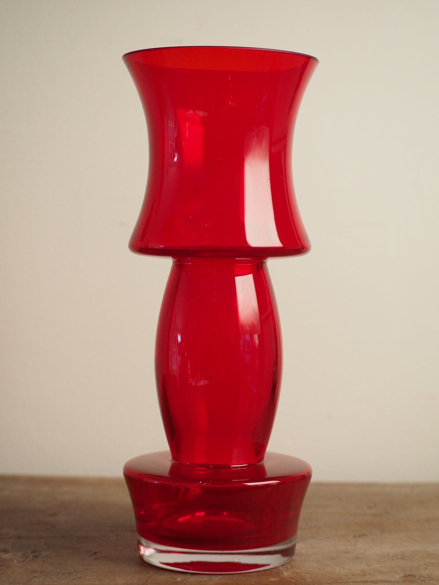 Tamara Aladin Kasipaino Glass Vase for Riihimaen Lasi c1970 in Red