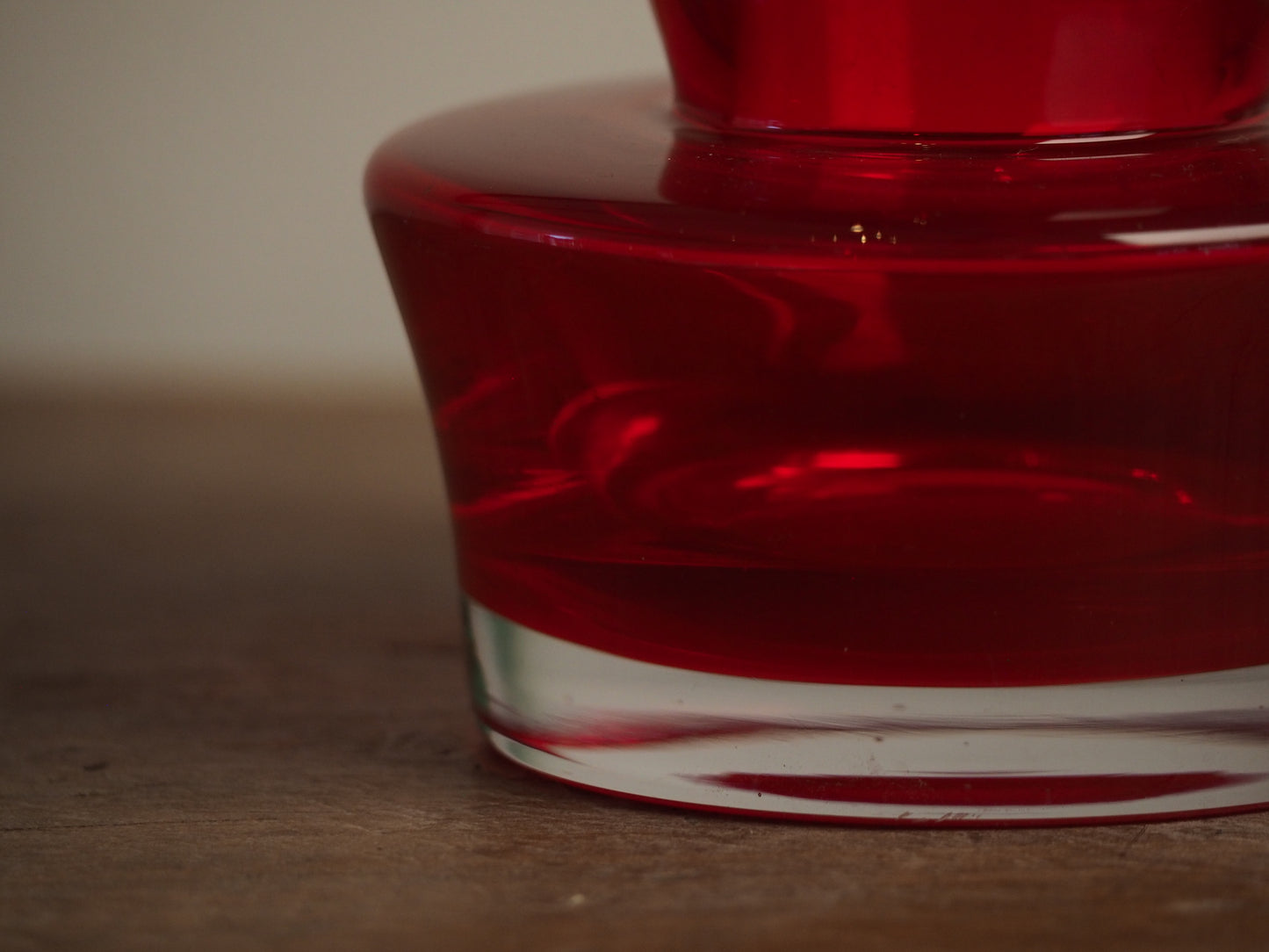 Tamara Aladin Kasipaino Glass Vase for Riihimaen Lasi c1970 in Red