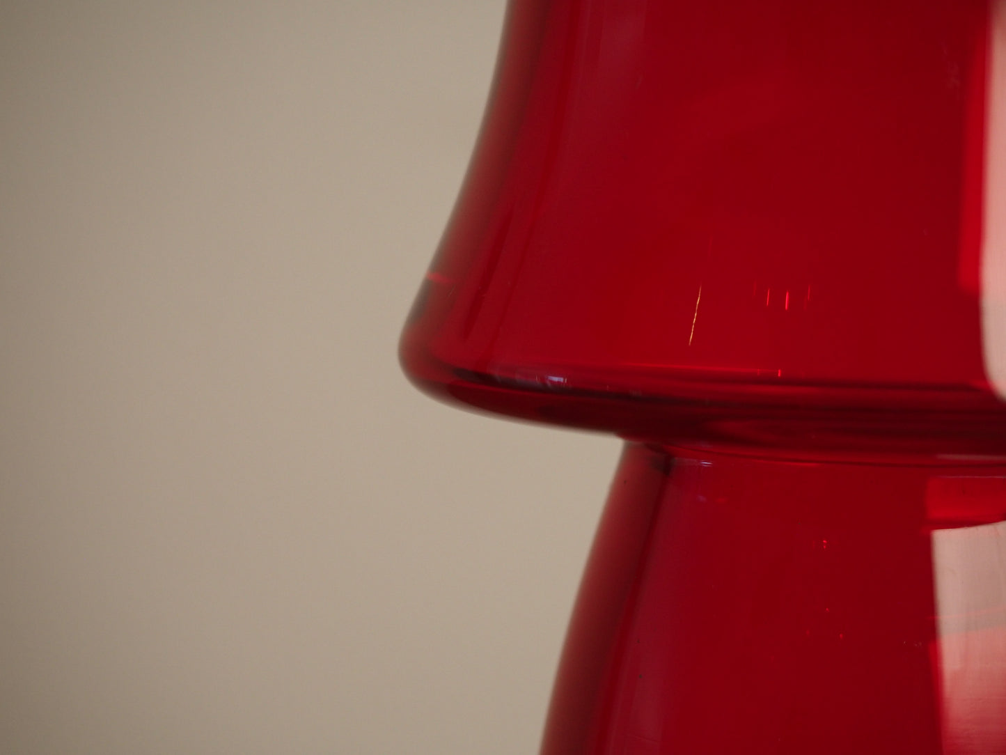 Tamara Aladin Kasipaino Glass Vase for Riihimaen Lasi c1970 in Red