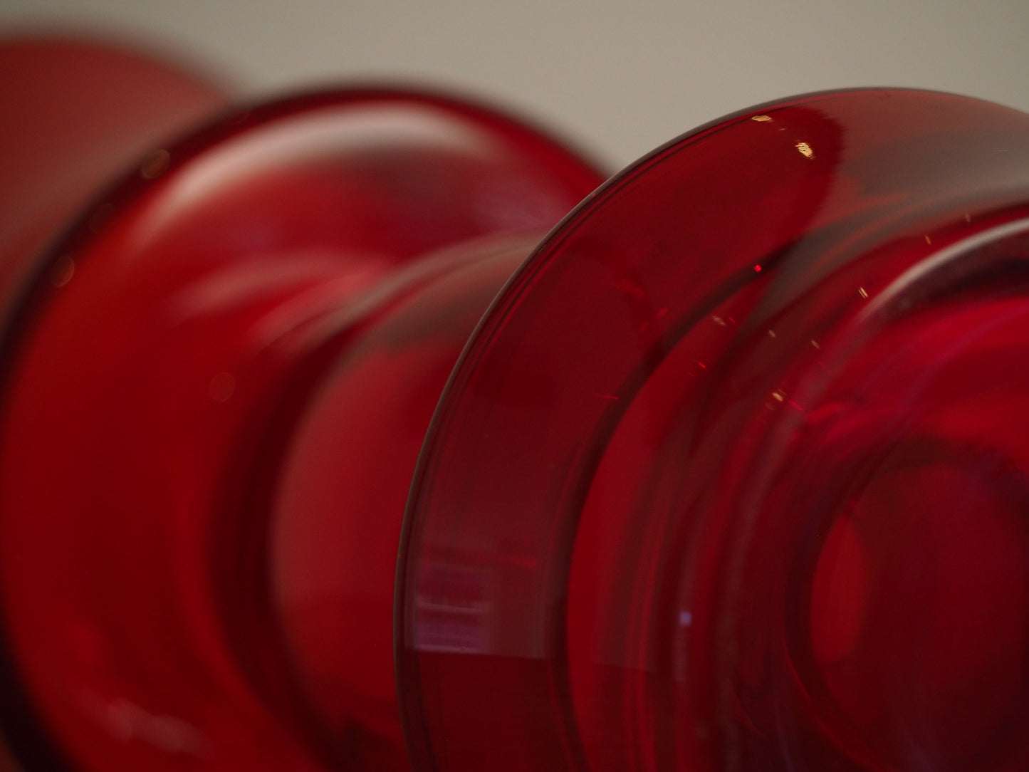 Tamara Aladin Kasipaino Glass Vase for Riihimaen Lasi c1970 in Red